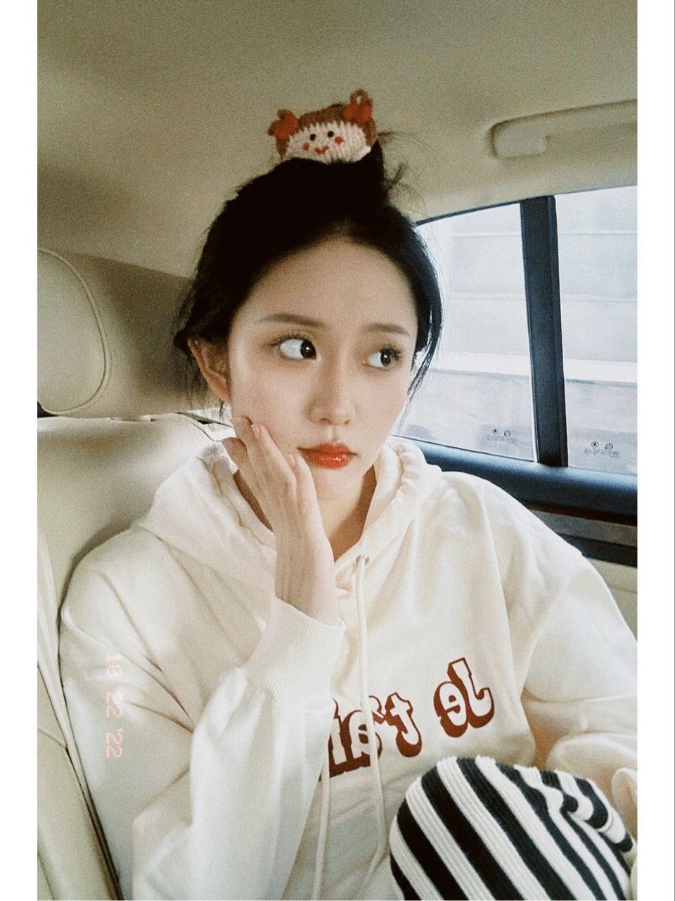俏皮少女.依莉