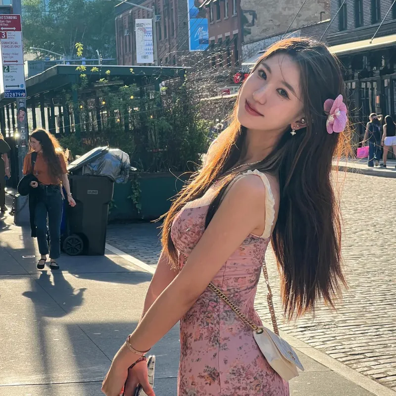 清纯外围浪女